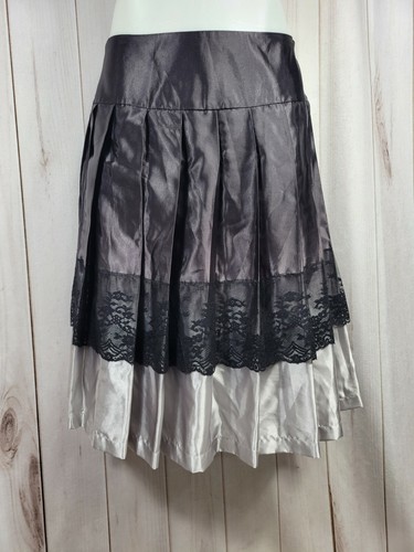 Worthington Black Lace Satin Metallic Silver Christmas Midi Skirt Size 6 Pleated - Picture 2 of 6