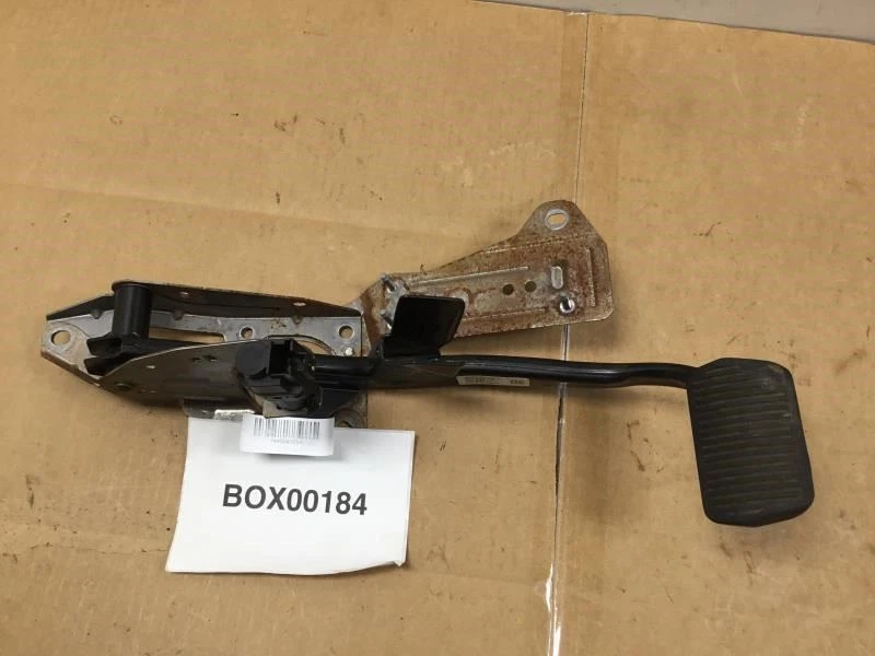 Volvo S40 2006 pedal de freno OEM+ Foto 4 de 4