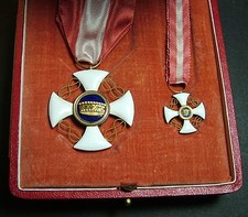 1900  Kingdom Italy Gold  Order of Knight of the crown  original Box 