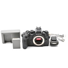 OLYMPUS OM D M1 Body Black with Flash