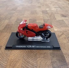 DEAGOSTINI IXO CHAMPION RACING BIKES 1:24 YAMAHA YZR-M1 MAX BIAGGI 2002