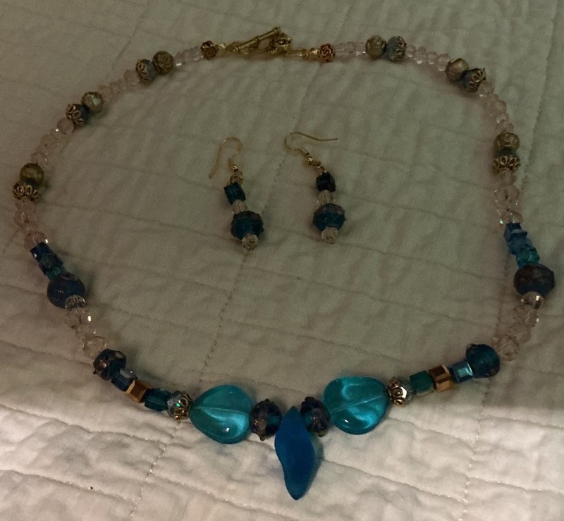 Artist Sea Shell lampwork,wedding cake,Facet crystal necklace set