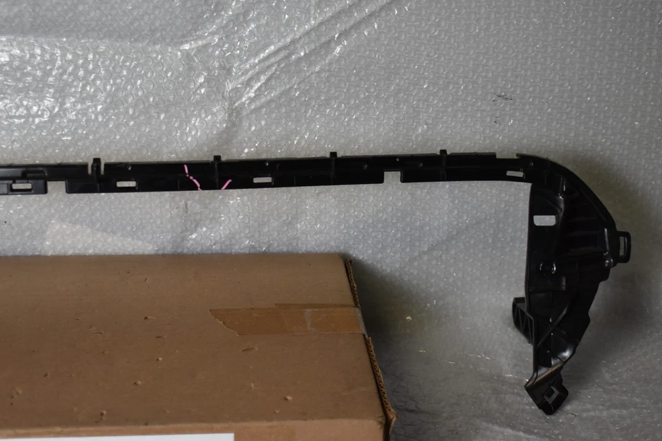 RADIADOR DELANTERO MERCEDES BENZ GLC300 4MATIC 2016-2026 OEM A254 888 29 00 Foto 4 de 4