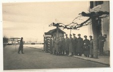 Foto - Soldaten an der Grenze ? Schlagbaum - 2.WK