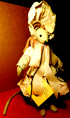 Victoria's Impex Corp.~Made In Taiwan 1982 Musical Mouse With Bonnet Handmade