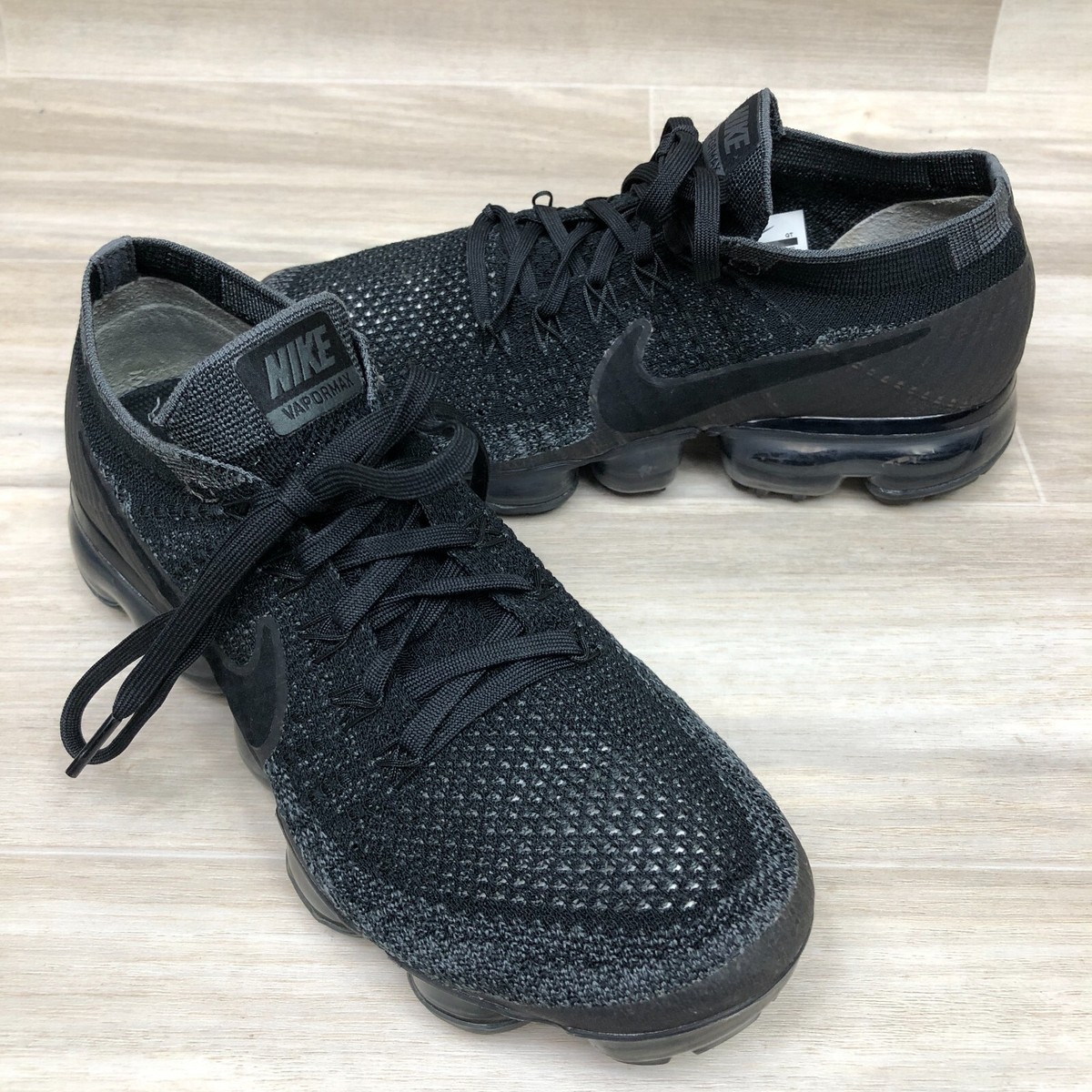 Nike Air VaporMax 2.0 Women's 7.5 Triple Black Shoes Rare Nike Air VaporMax 2.0 Women's 7.5 Triple Black Shoes Rare