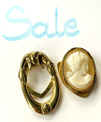 lot 2x scarf clips stamped TIE RACK & resin cameo goldtone