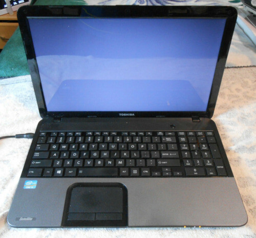 TOSHIBA DynaBook Laptop Windows 11 Core i3 8GB Gold 15.6 TOSHIBA DynaBook Laptop Windows 11 Core i3 8GB Gold 15.6