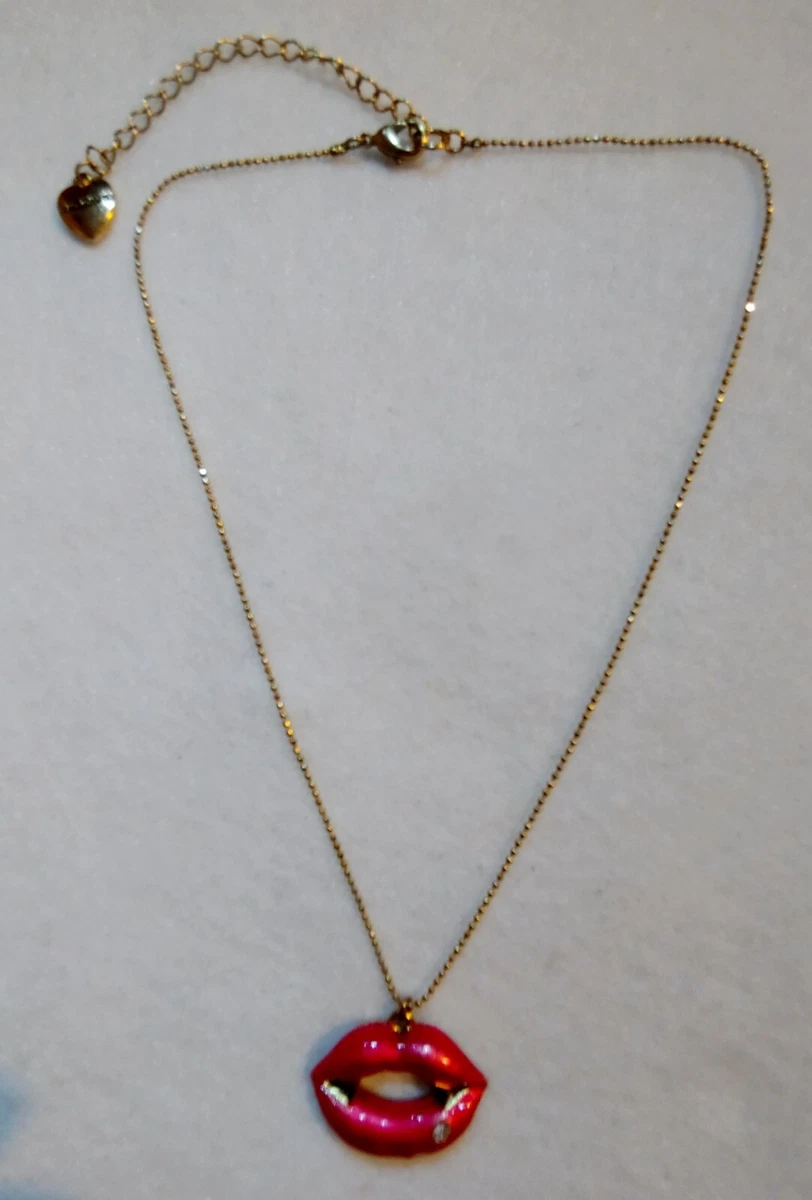 Red lips best sale necklace