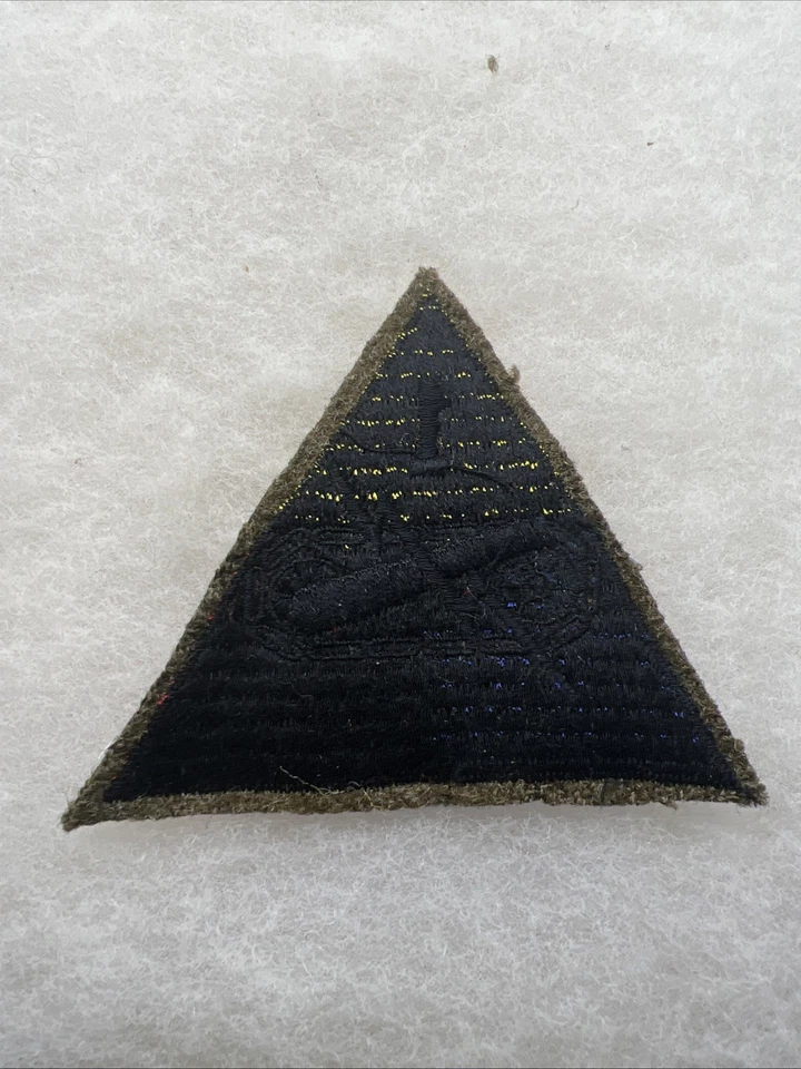 WW2 US 1st Armored Division Patch Embroidered On Wool Black Back (CC618 - Image 2 of 2