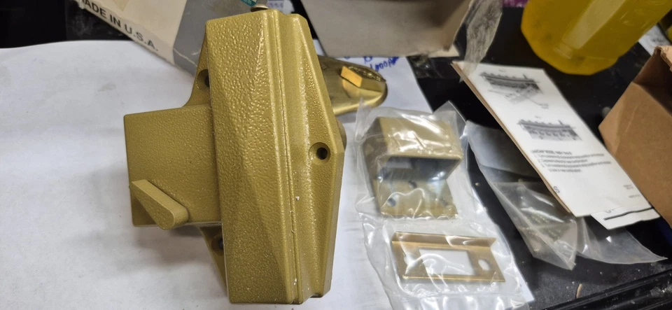 Simplex 9040000-04-41 Keyless Lock Deadbolt Push Button, Satin Brass - Image 2 of 4