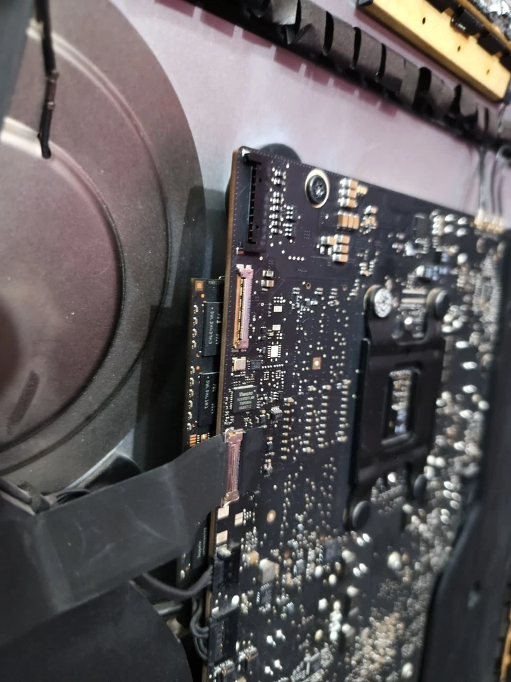 iMac 13,1 i5-3330S 8GB Ram GT 640M 21" work with mini display with ext monitor - Imagen 3 de 4