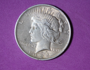 1924- Peace Dollar #P32979