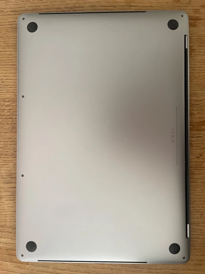 Apple MacBook Pro 15" 2018 · i9 · 32GB · 1TB, Foto 2 von 4