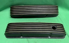 VINTAGE CAL CUSTOM SMALL BLOCK CHEVY FINNED ALUMINUM VALVE COVERS 283 327 350