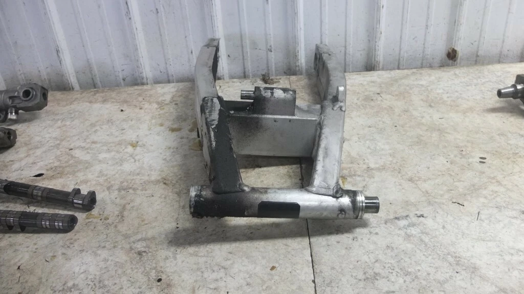 01 Yamaha FZS1000 FZS 1000 FZ1 Fazer Swingarm Swing Arm