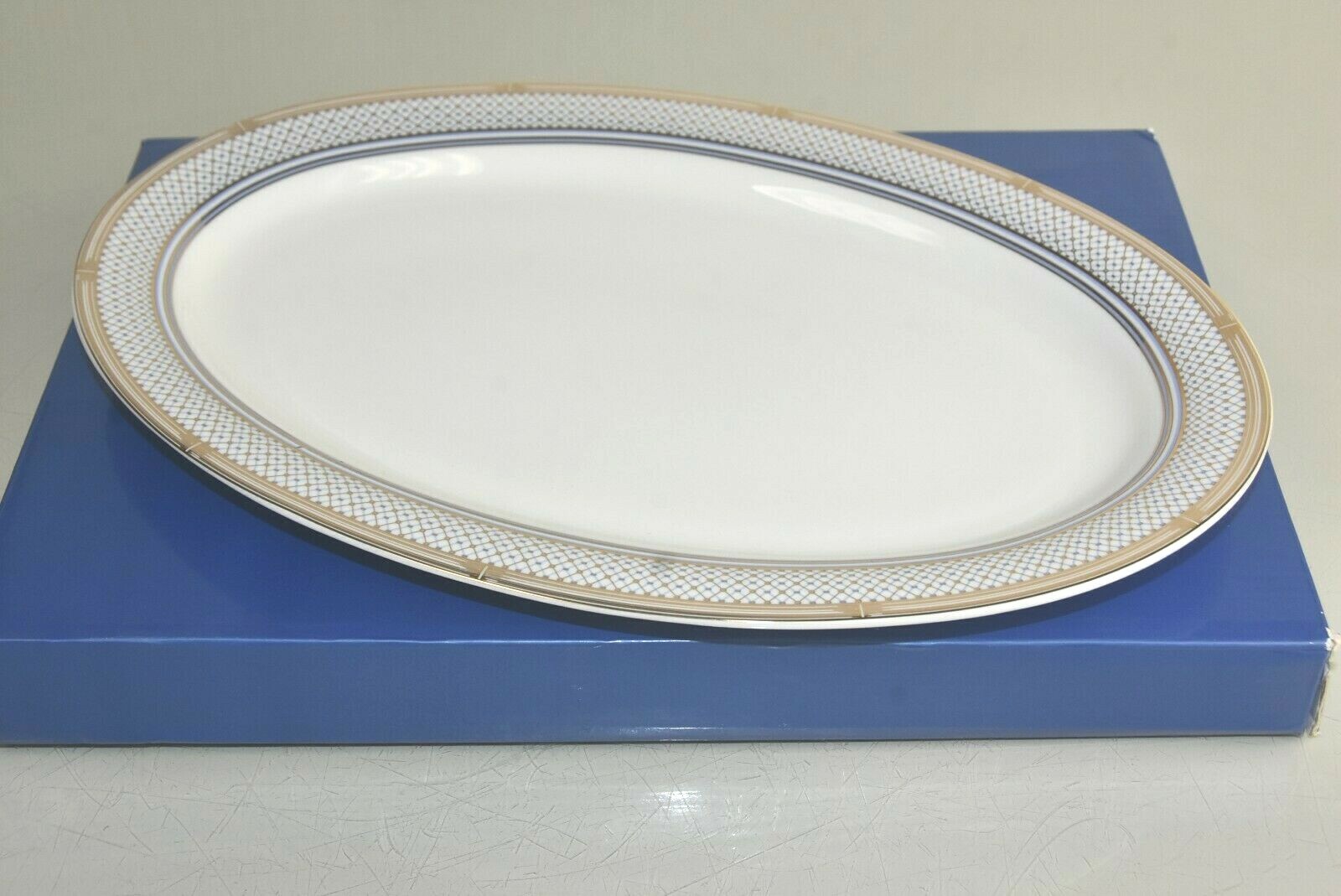 Plat oval Terre de Fer bleu XIXème