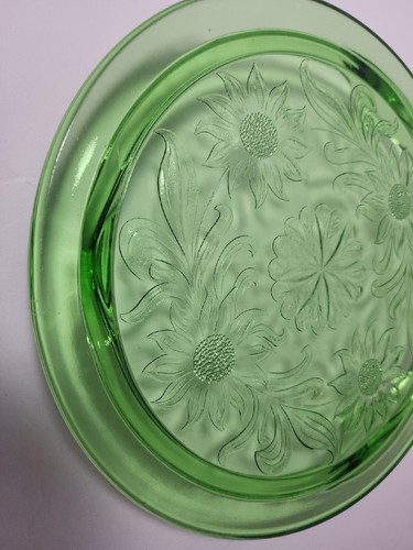 1930s Bright Green Depression Glass Jeanette Co Sunflower Footed 10" Cake Plate - Picture 4 of 8