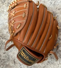 Wilson A2616 Fieldmaster Youth Right Hand Glove Hold Tight Strap