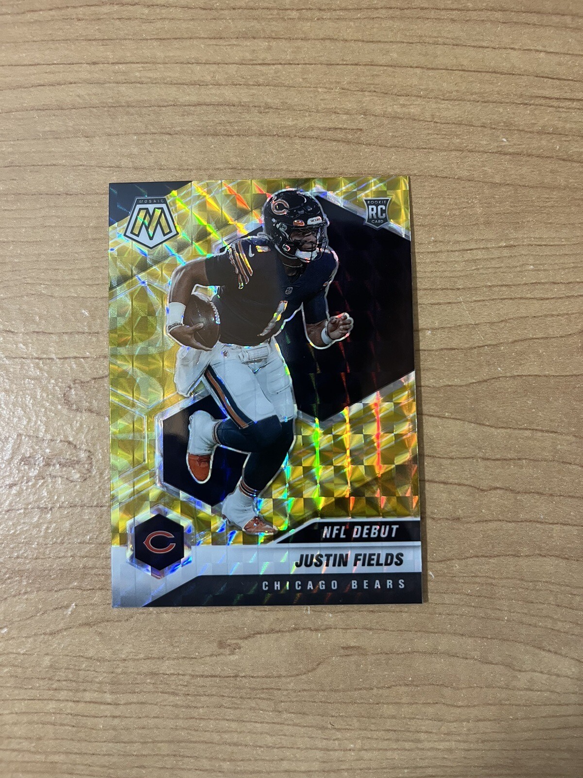 2021 Panini Mosaic NFL Debut Reactive Yellow Prizm Justin Fields #242 Rookie RC