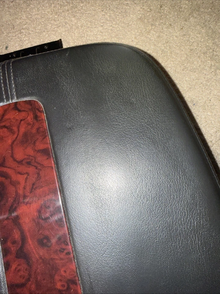 2007 - 2014 Cadillac Escalade Center Console Arm Rest Lid Black Leather - Изображение 3 из 4