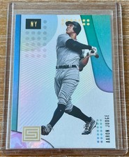 AARON JUDGE 2019 Topps Status BASE GREEN #8 ! NEW YORK YANKEES !