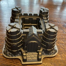 Nordic Ware Castle Bundt Cake Pan 10 Cup Cast Aluminum Mold Bakeware USA