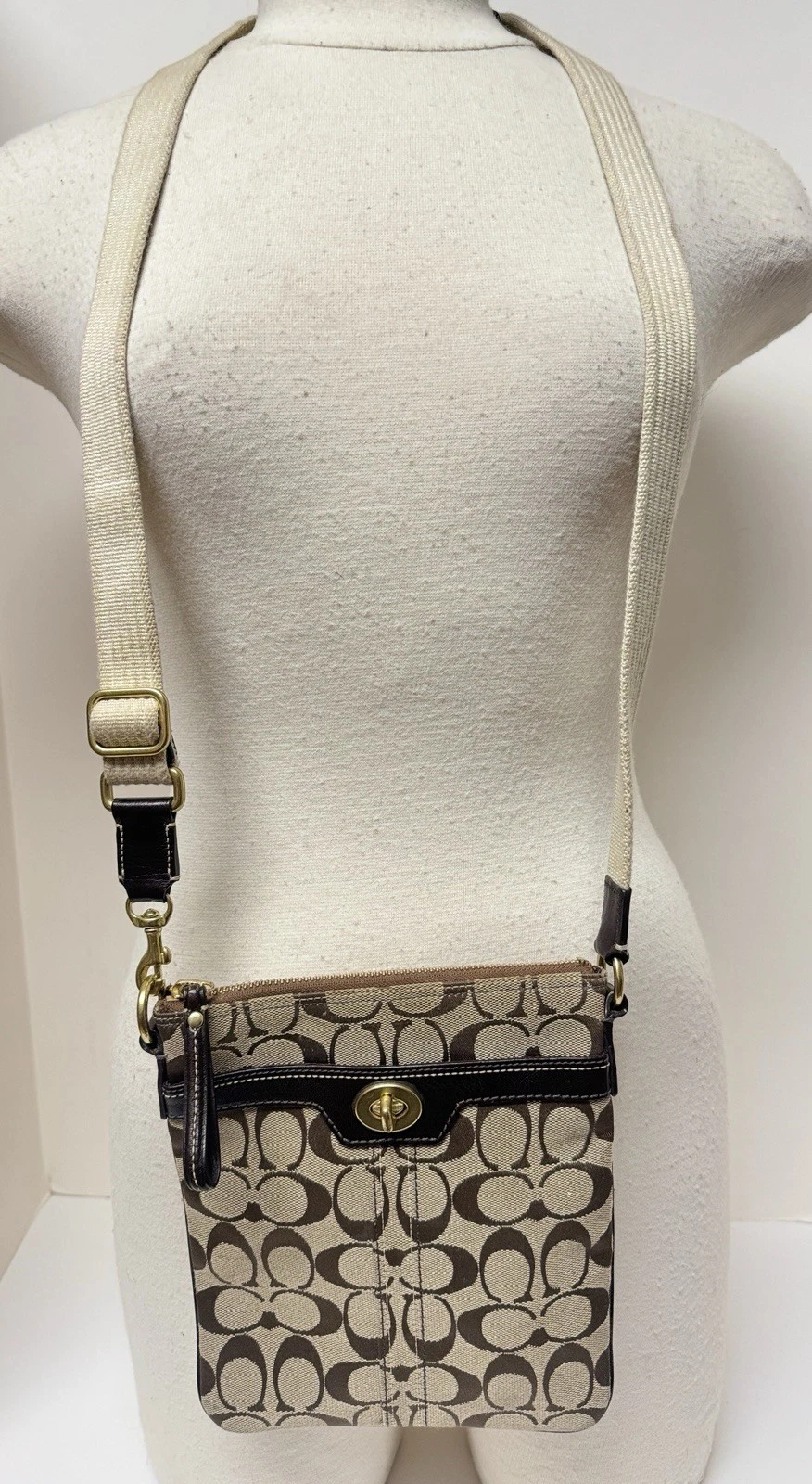 Borsa a mano Coach vintage kaki ottica C firma logo pelle tracolla usata in ottime condizioni