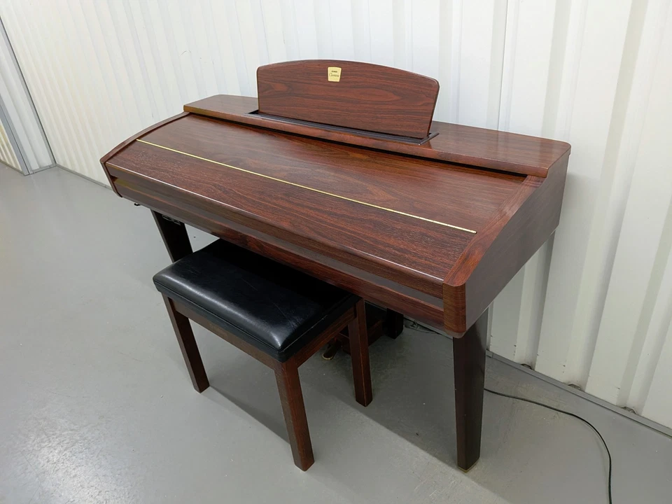 YAMAHA CLAVINOVA CVP-307 DIGITAL PIANO ARRANGER IN MAHOGANY STOCK #26399, photo 1 of 5