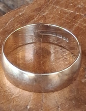 Vintage 9CT GOLD RING  9 CARAT WEDDING BAND RING HALLMARKED 1990 SIZE R - 3g