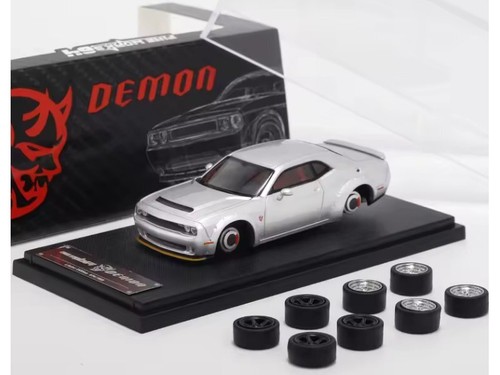 Dodge Challenger SRT Demon - plata - FineWorks 1:64 - Imagen 5 de 6