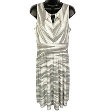 Chetta B Sleeveless Stretchy Keyhole Neckline Dress White Gray Silver Size 10