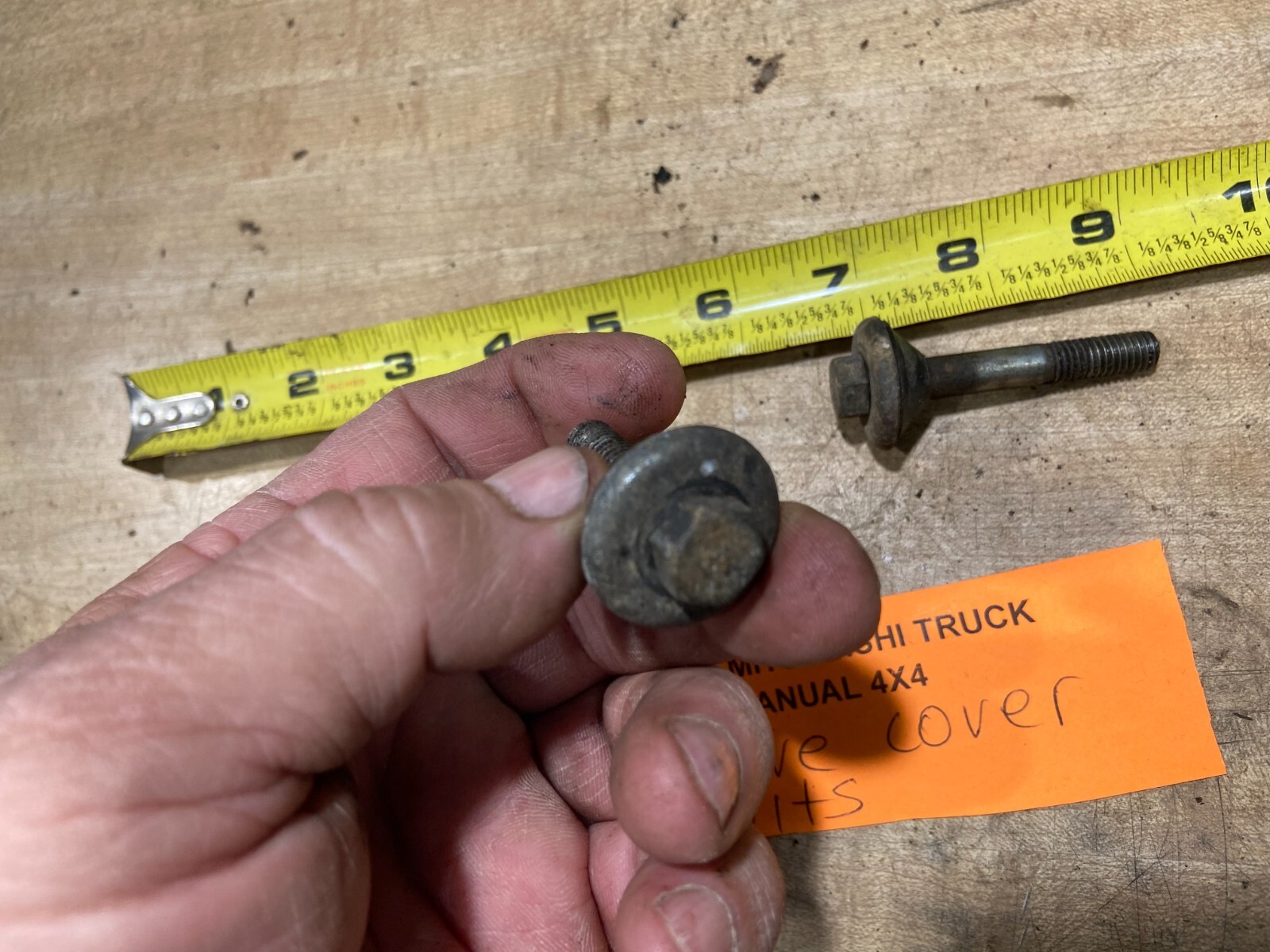 19871996 MITSUBISHI MIGHTY MAX 3.0L VALVE COVER BOLTS SET OF 2 eBay