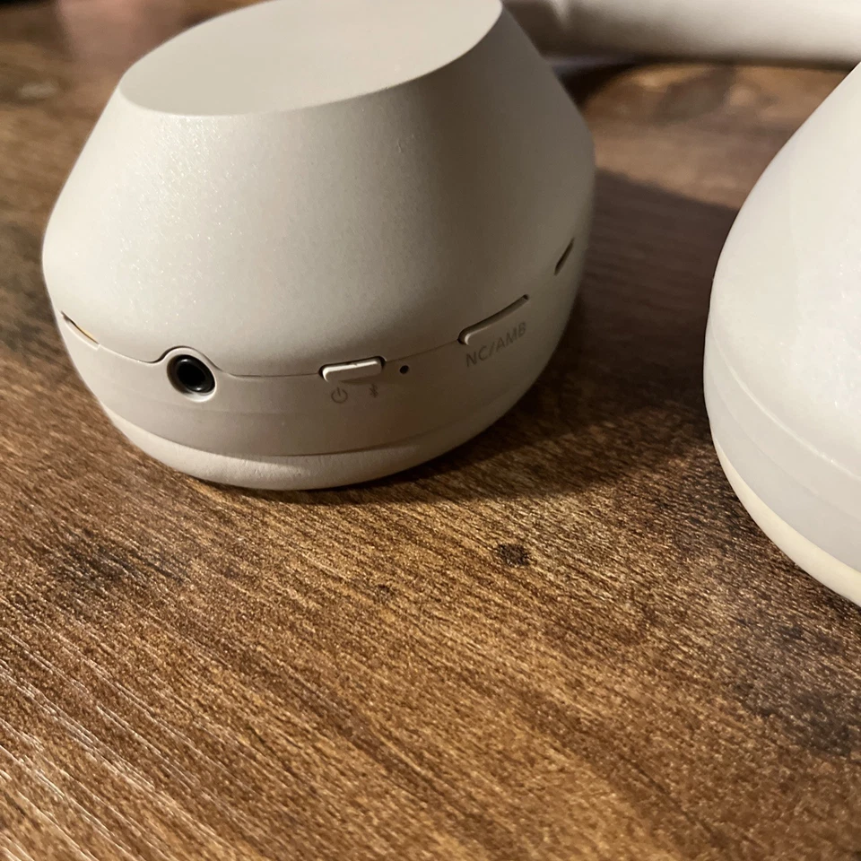 Fones de ouvido Sony WH-1000XM5 sem fio cancelamento de ruído - Prata usado - Imagem 4 de 4