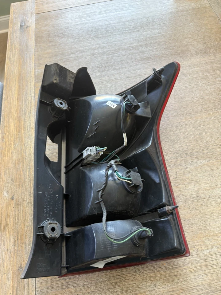 Luz trasera izquierda conductor Suzuki XL-7 2007-2009 fabricante original Foto 2 de 4