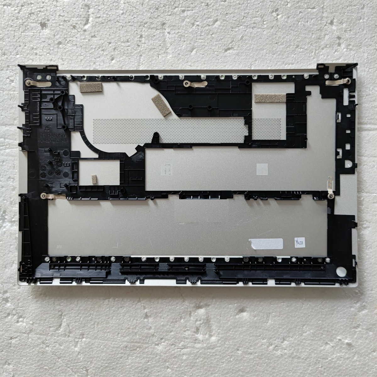 Capot De Service Pour HP Elitebook 840 G7 - Référence M07095-001 - Occasion Fonctionnel