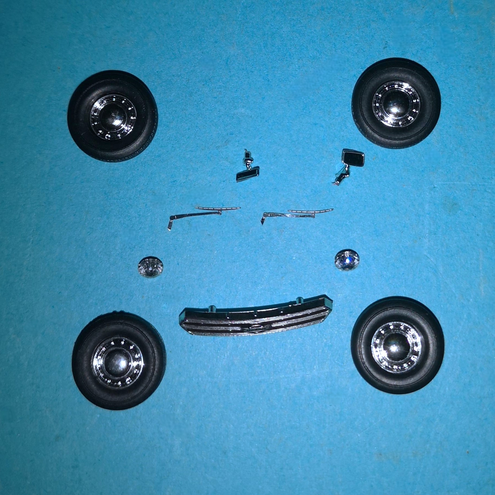 Corgi Vanguards VA089 Austin Morris 1800 Spare Parts Pack A2.9