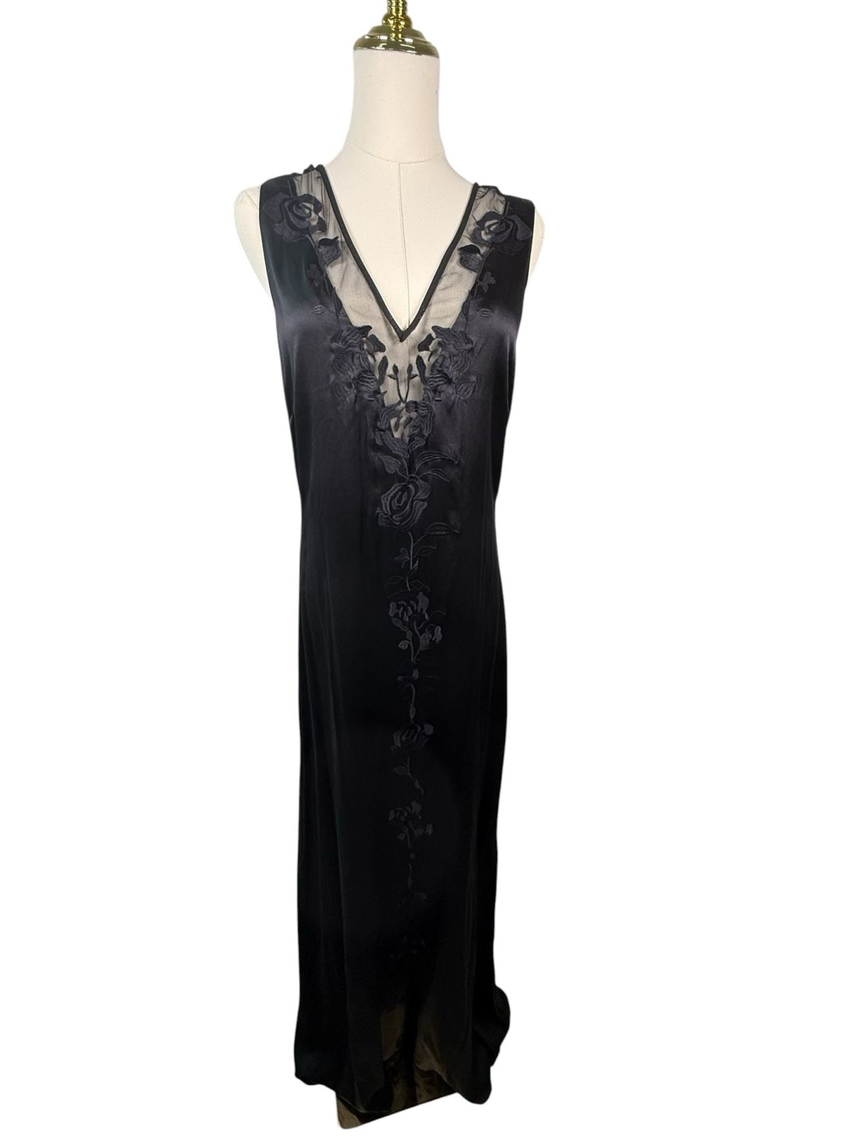 Nicole Miller Collection 100% Silk Embroidered Rose Gown Black Size 6