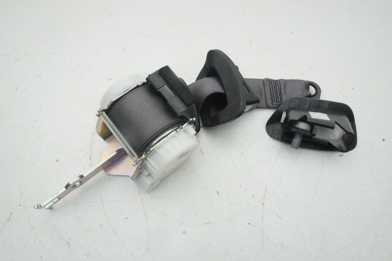 Rear Outer Upper Seat Belt Retractor Gray 72117471159 BMW I8 2014-27