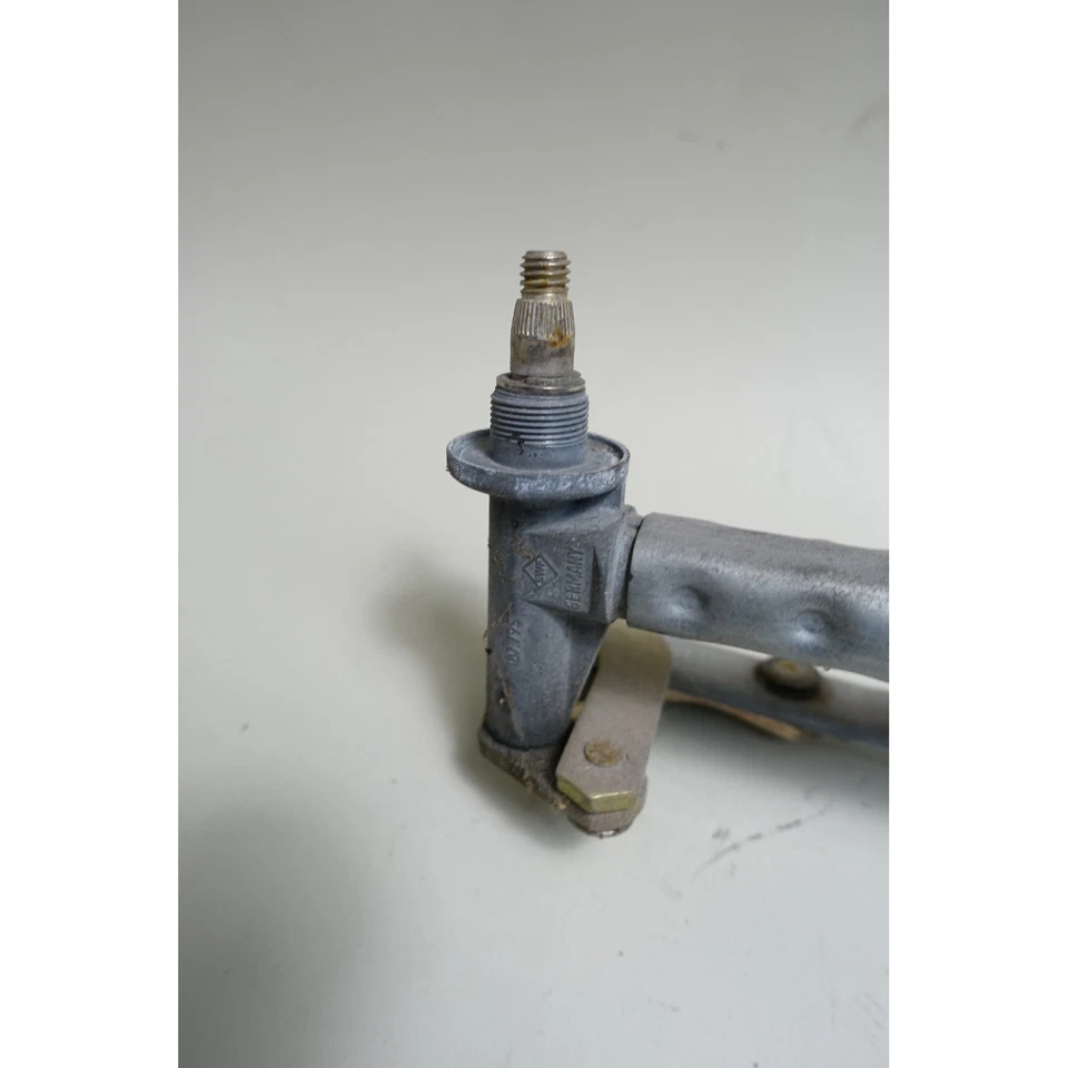 Acoplamiento limpiaparabrisas con motor BMW E30 serie 3 OEM Foto 2 de 4