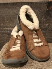 BZees Golden Womens 6 Brown Faux Fur Lined Supportive Insole Slip On Ankle Boots