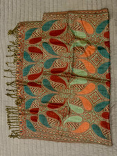 Beautiful Cashmere and Silk Blend Pashmina with Paisley Pattern