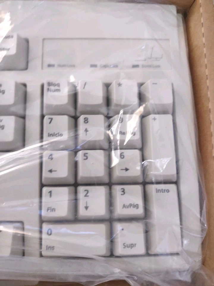 *SALE* RARE VINTAGE WINDOWS PS2 CABLE KEYBOARD MODEL 5121 IN OEM BOX RM0-KBRK - Image 3 of 4