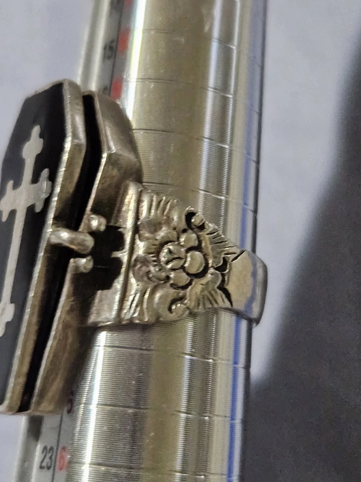 Anillo Venenoso Ataúd con Esqueleto Plata 925 Talla 9  Foto 4 de 4