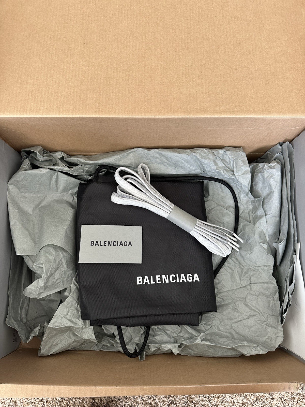 Balenciaga Cargo Sneakers Worn Out Beige Red Men's Size 40  US 7 thumbnail 16