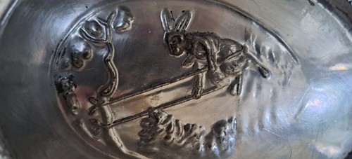 Osterei Schokoladenform Hase auf Schaukel Anton Reiche Dresden - Bild 5 von 14