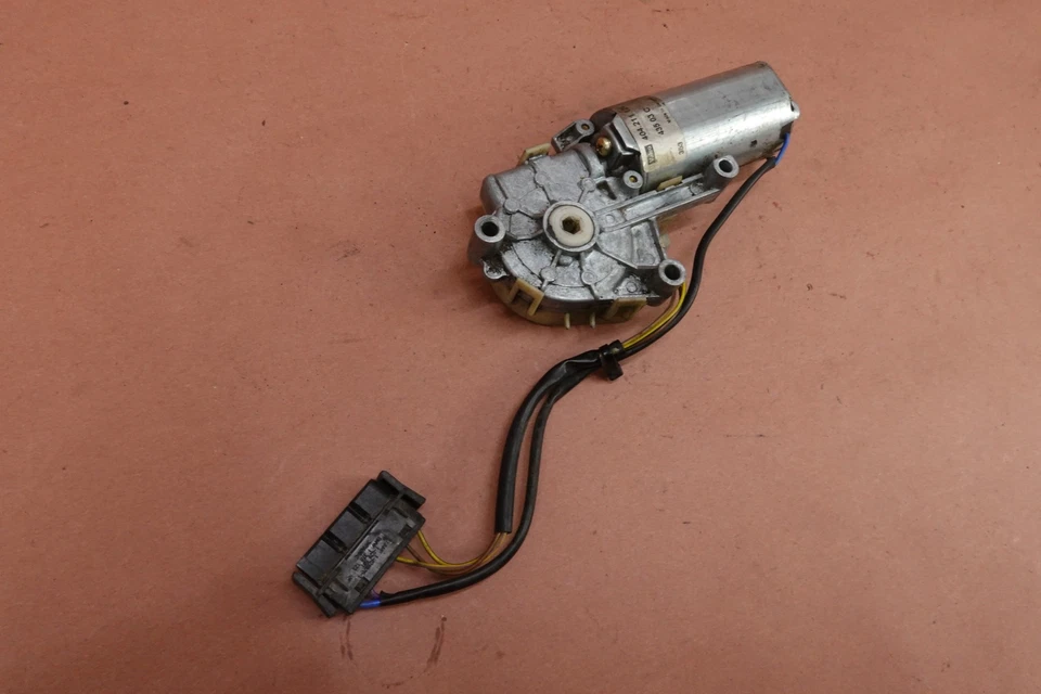 01-06 2004 BMW R1150RT R1150 Windshield Adjuster Motor - Image 3 of 4