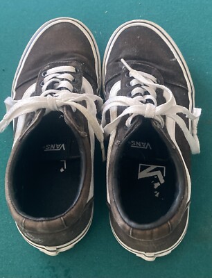 Vans Old Skool Womens Shoes Size Color Black These are in Great  Condition!