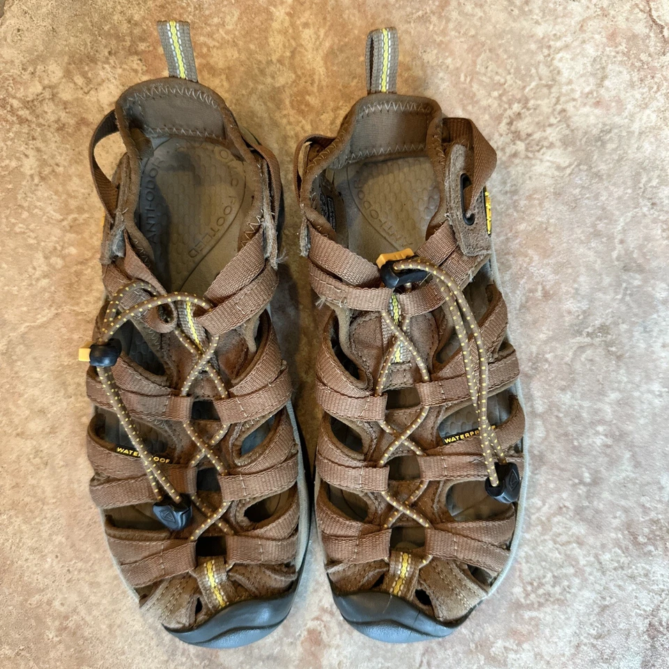 Keen Youth Waterproof, Hiking Sandals, Size 5 - Image 2 of 4