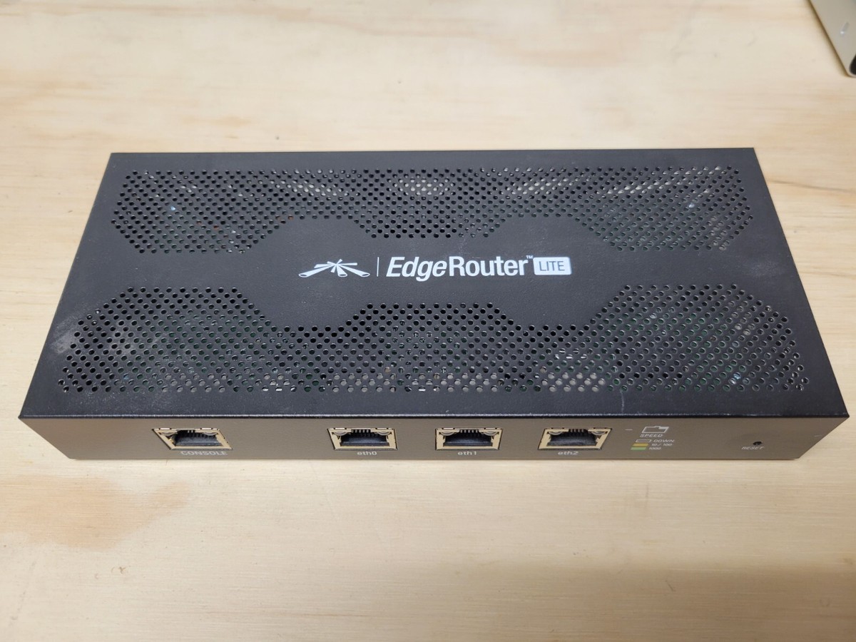 Ubiquiti Networks EdgeRouter Lite 3-Port Router ERLite-3 (Black) w